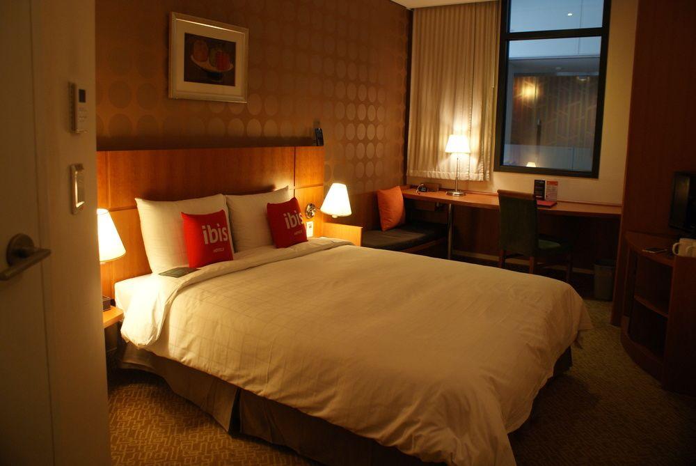 Ibis Ambassador Suwon Hotel Exterior photo