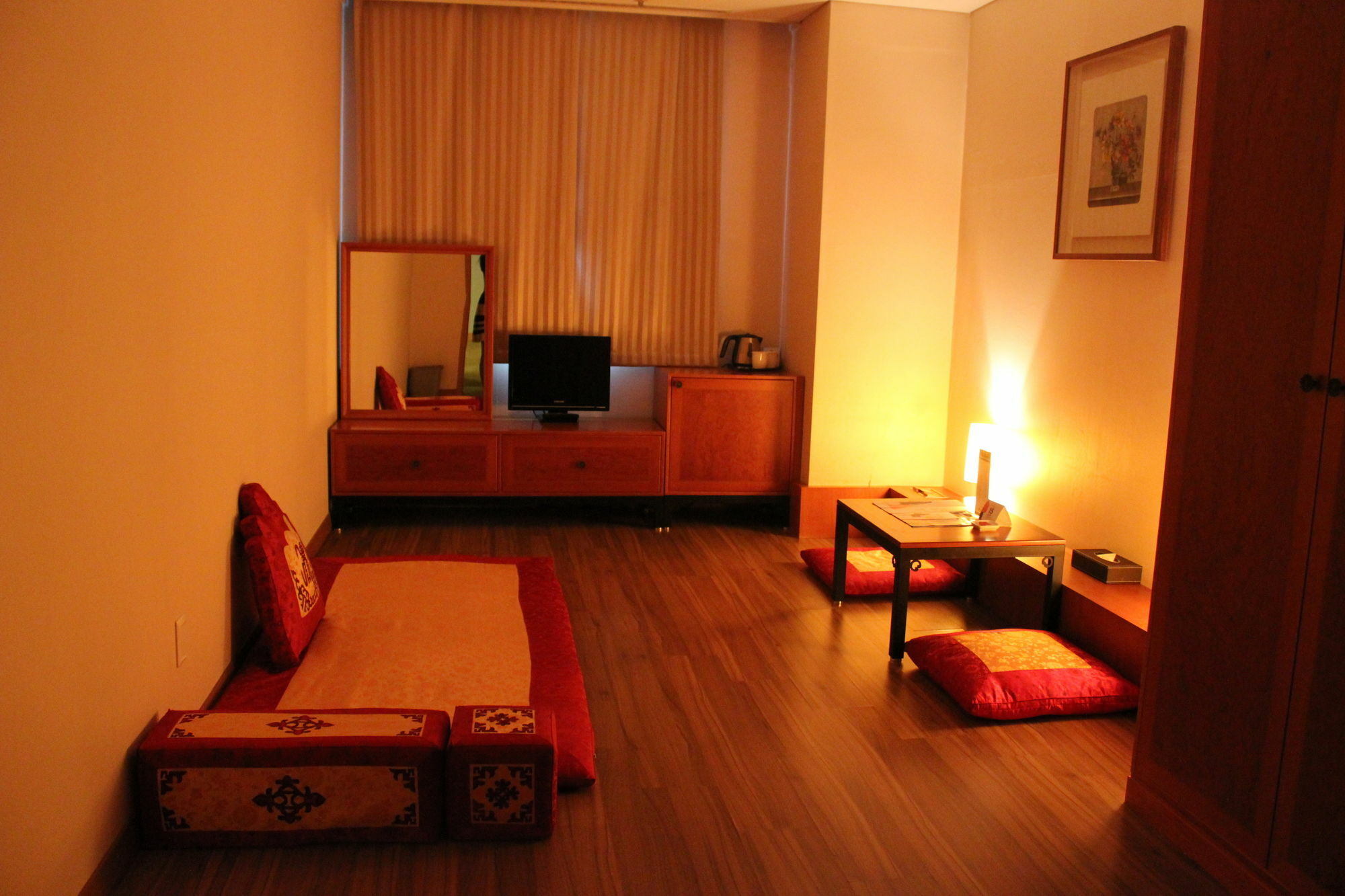Ibis Ambassador Suwon Hotel Exterior photo